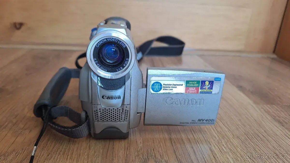 Mini digitální DV kamera Canon MV400i