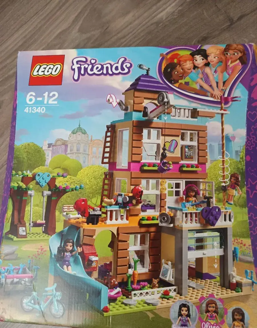Lego friends dům přátelství 41340