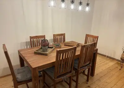 Kvalitní nábytek z masivu do jídelny a obývacího pokoje