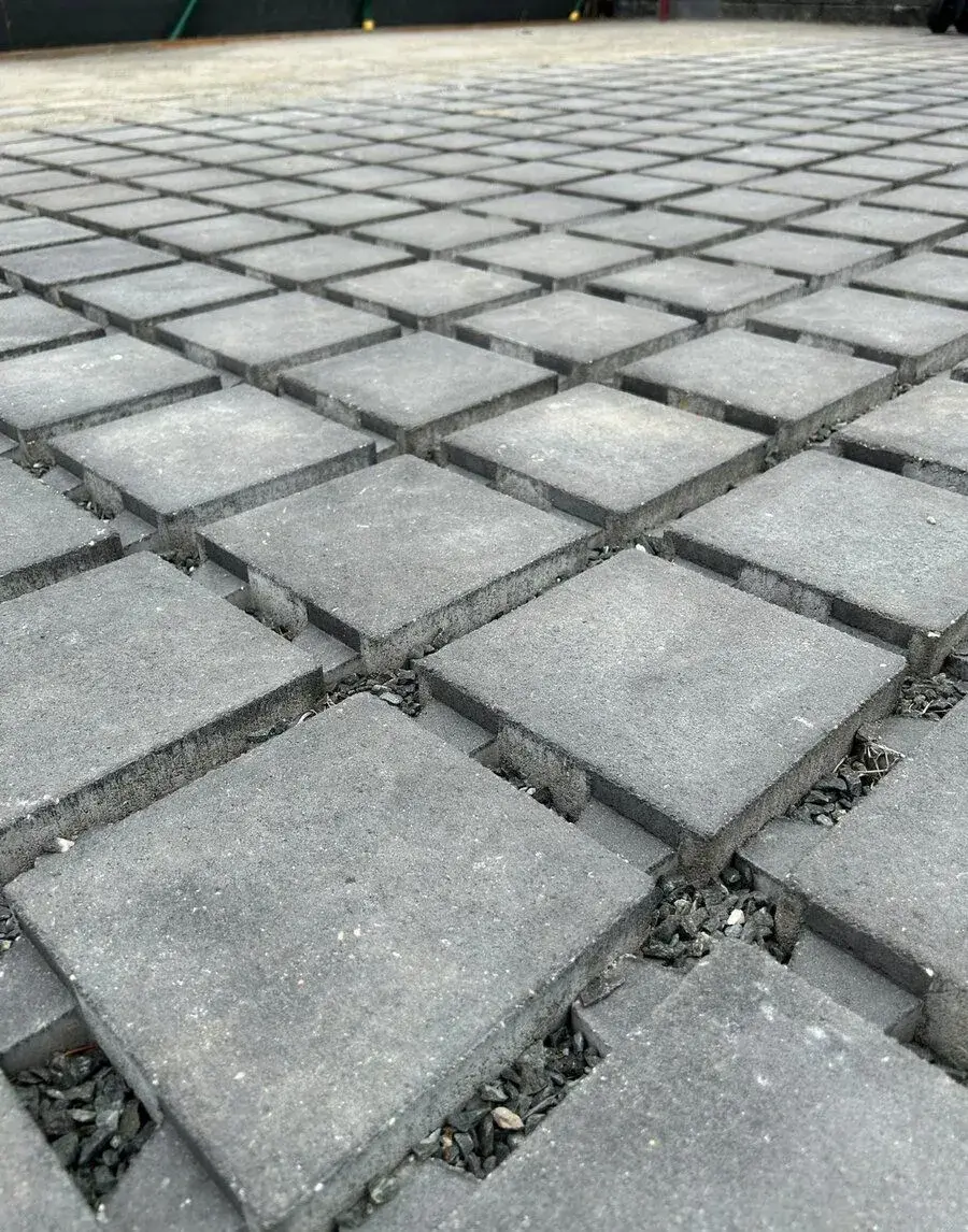 Dlažba DITON černá 20×20×8 cm – cca 155ks