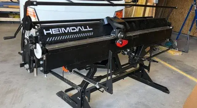 Ohýbačka plechu URSUS (2300mm/ 1,2mm)
