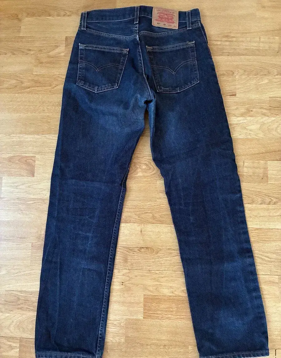 Jeansy Levis