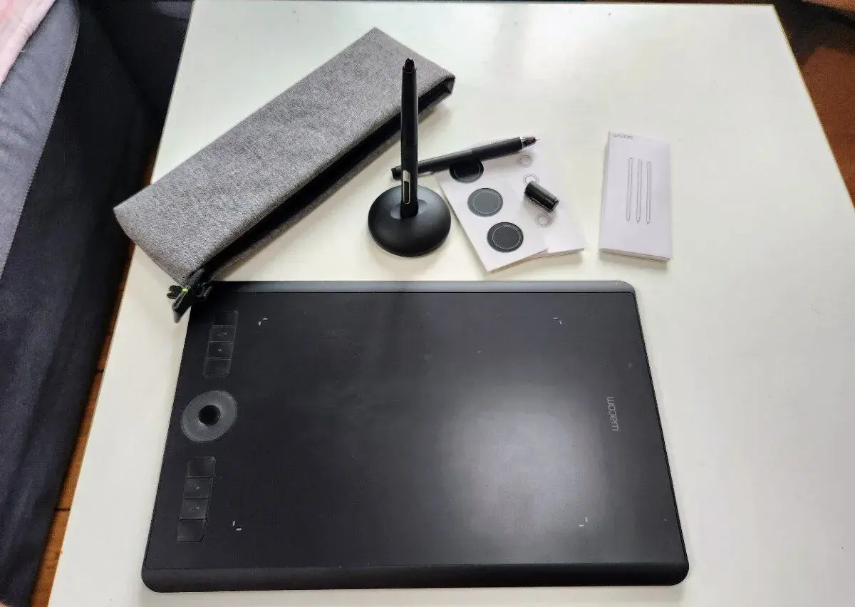 Wacom Intuos Pro M PTH-860 (2017) Grafický Tablet