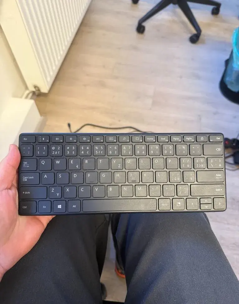 Microsoft Designer Compact bezdrátová klávesnice CZ