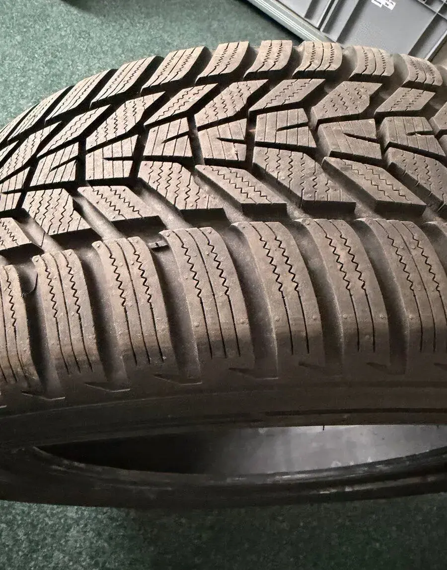 Zimní pneu Hankook Winter icept evo3 X – 245/50 R19 105V