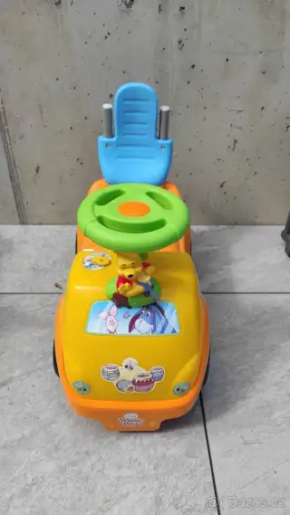 Odrážedlo Medvídek Pú Pooh se zvukem od 12 měsíců
