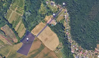 Prodej podílu 1/12 pole 2 746 m², Hradec Králové