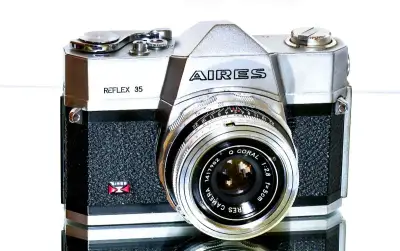 Aires Reflex 35 + Q Coral 2,8/50mm STAV