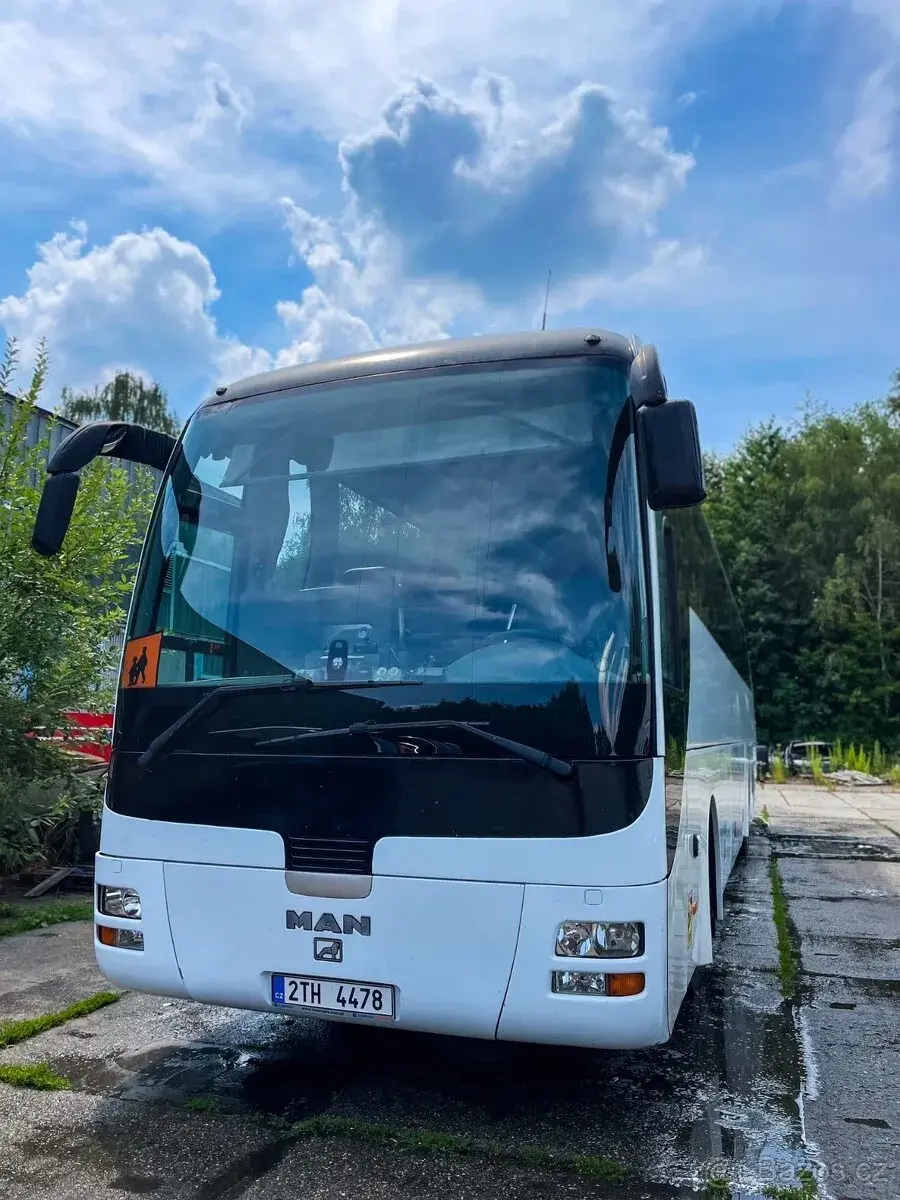 Man R08