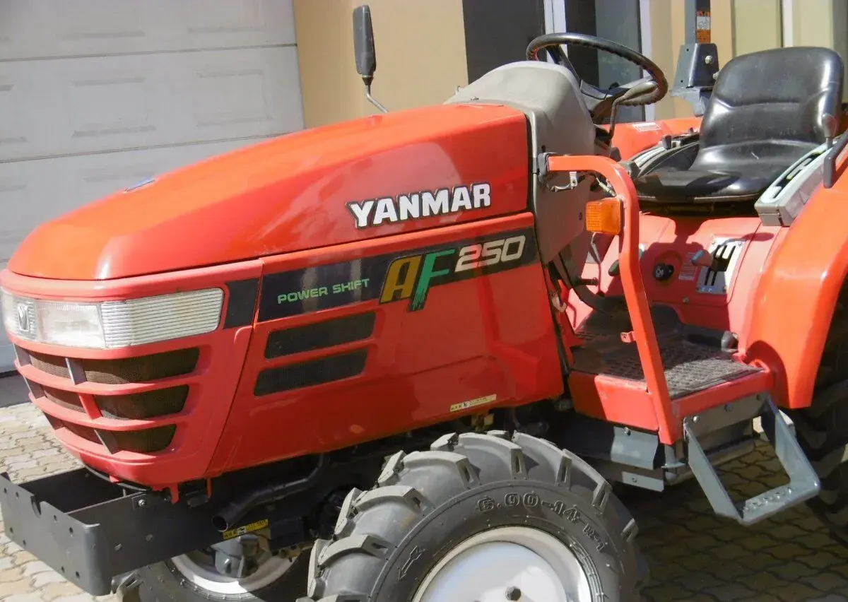 Malotraktor YANMAR AF250D s rotavátorem