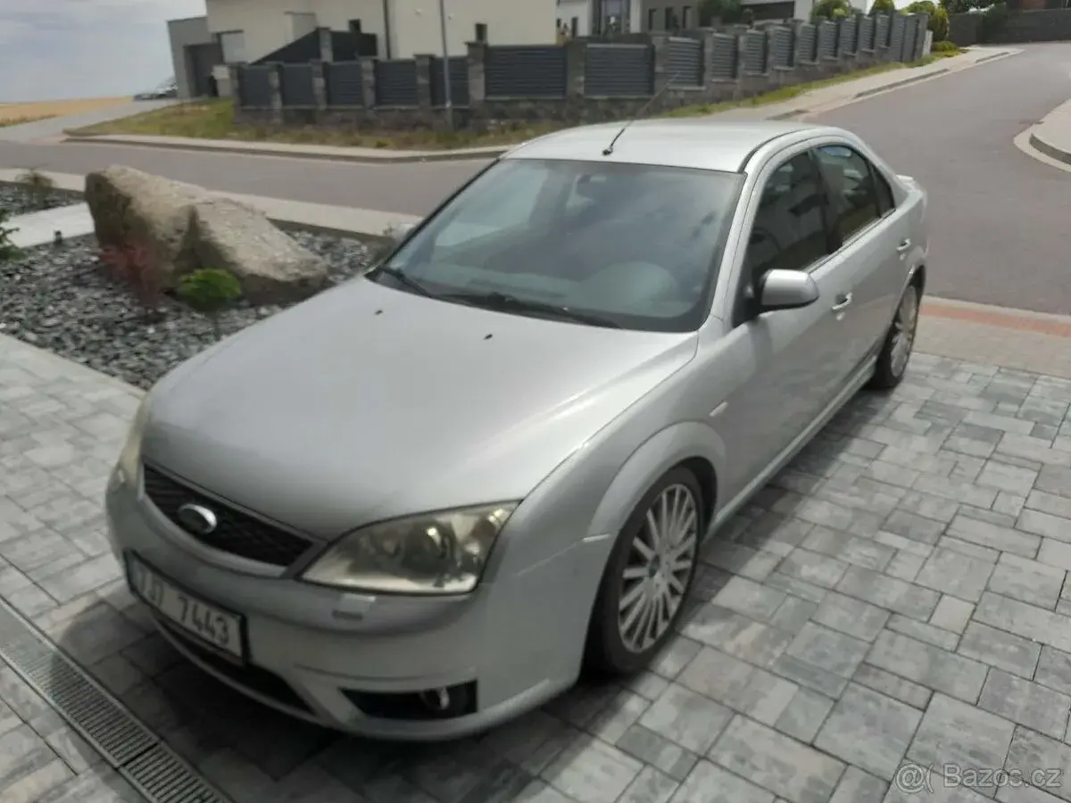 Mondeo ST 220 SEDAN