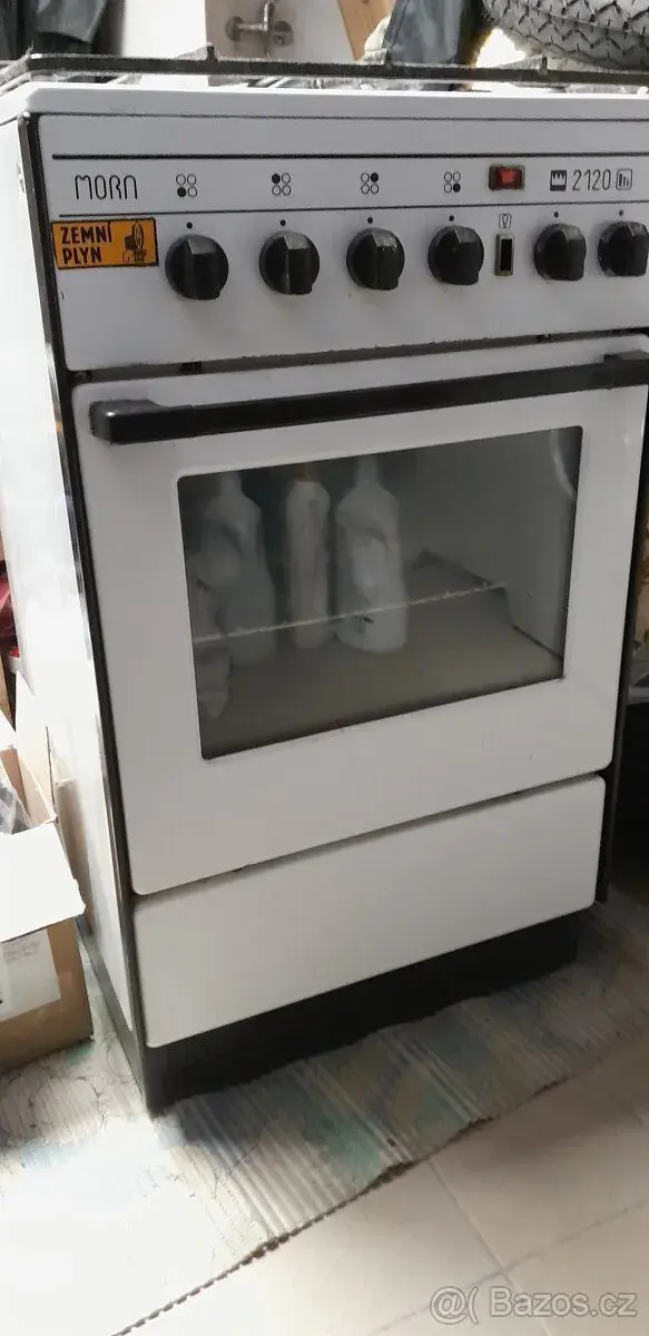 Elektrická trouba se sporákem na plyn