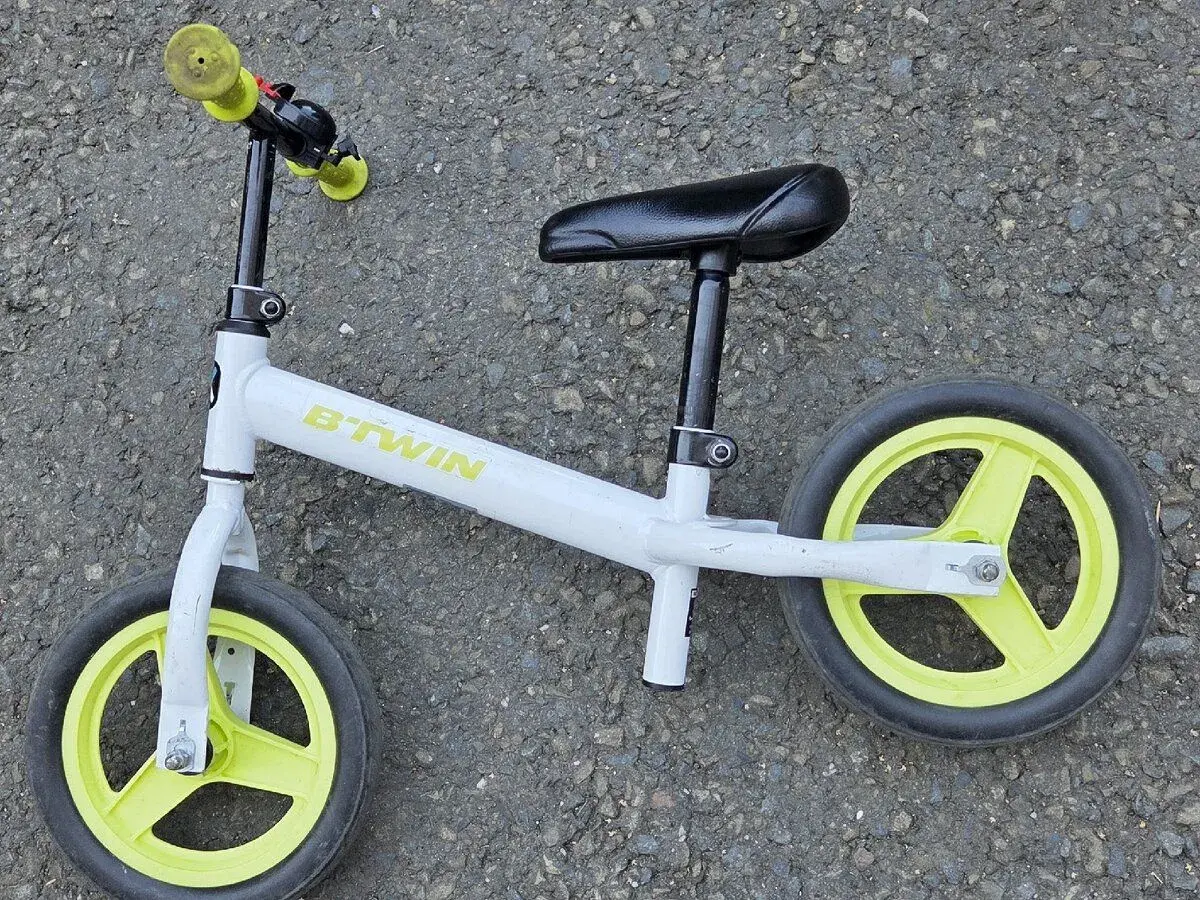 Odrážedlo B TWIN