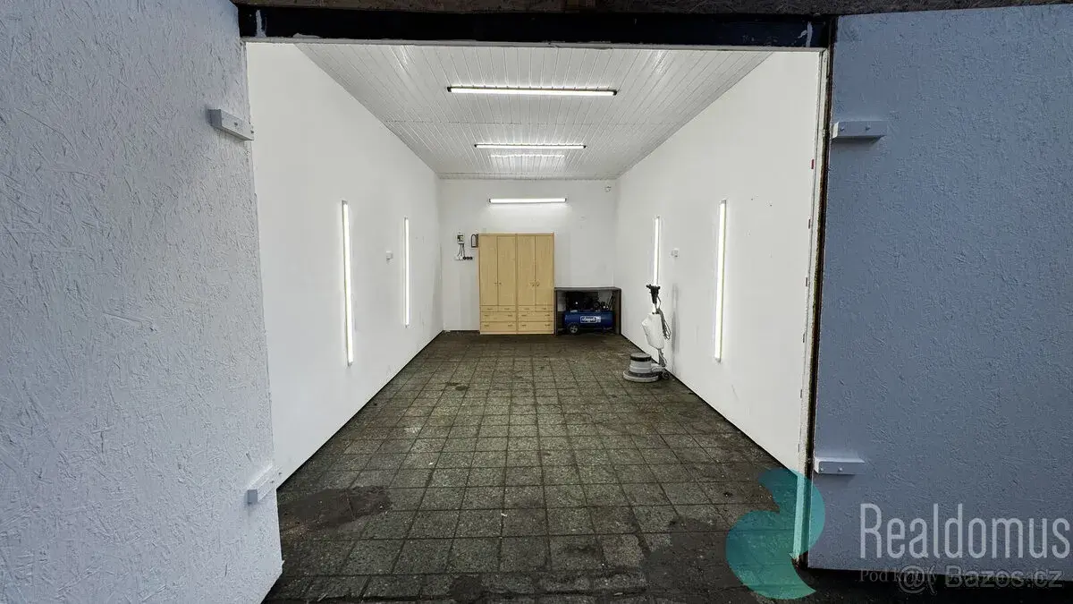 Pronájem, garáž G3, 25 m2, Kaplice
