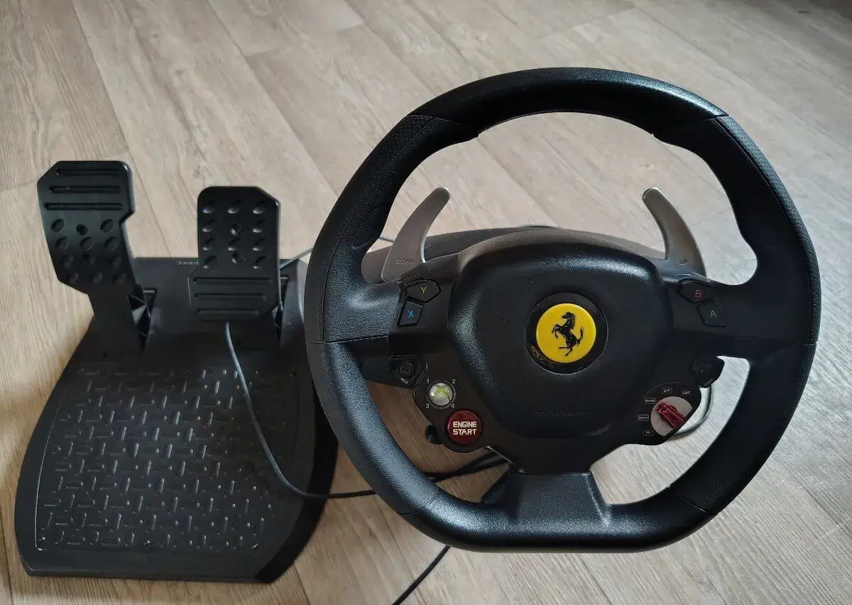 Volant Thrustmaster Ferrari 458 Italia