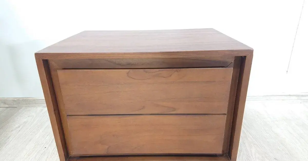 Závěsná skříňka pod umyvadlo teak 60x40 cm Kenta Kave Home