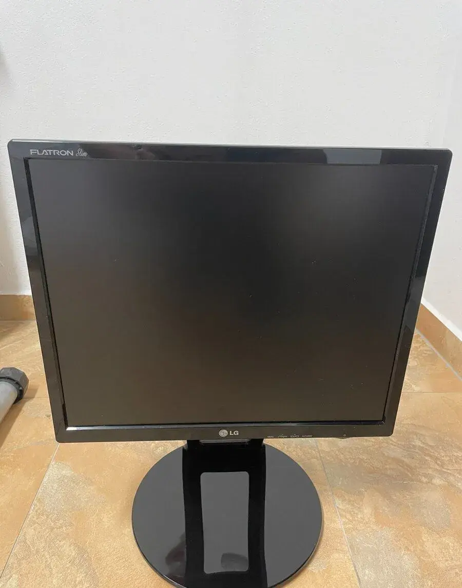 Monitor LG 19´´
