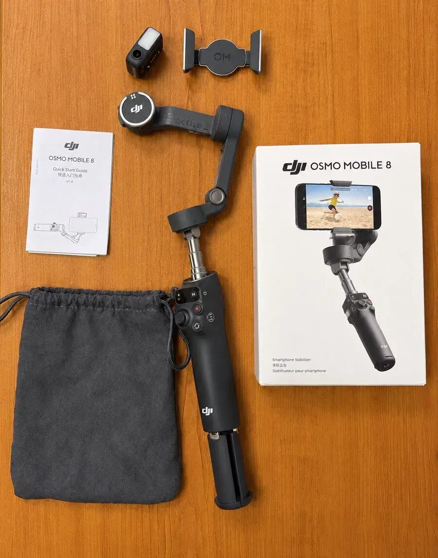 DJI Osmo Mobile 8 Advanced Tracking Combo