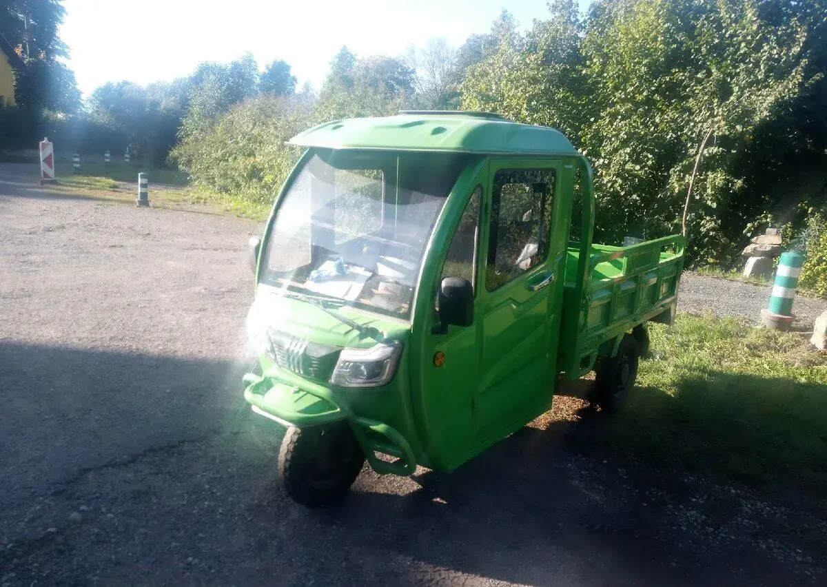 Nákladní elektrická tříkolka