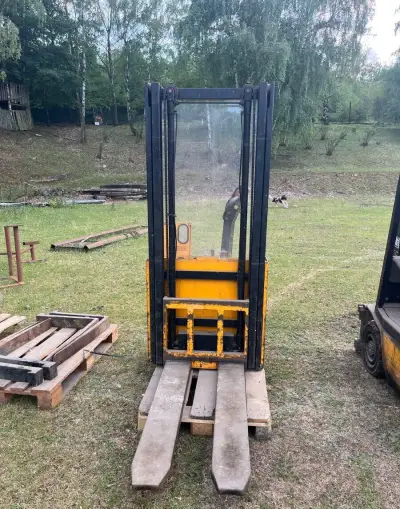 Elektrický vysokozdvižný zakladač Boss WP13