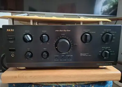 Zesilovač Akai AM 59