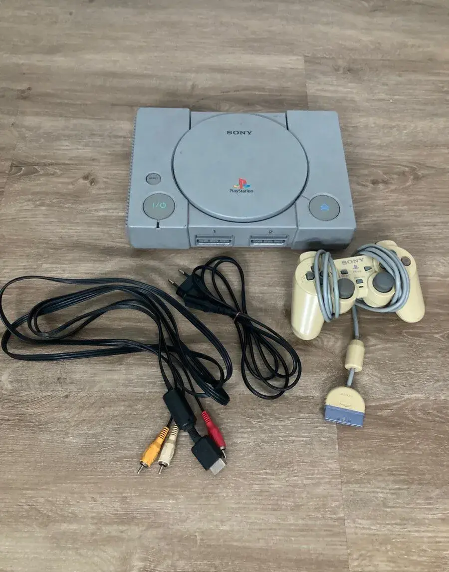 Herní konzole PlayStation 1 FAT (PS1)