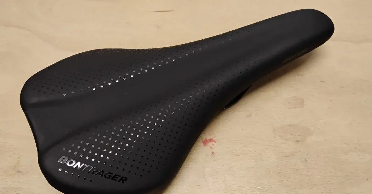 Sedlo Bontrager Arvada Comp 138mm