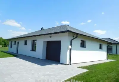 Pronájem novostavby RD bungalov 4+1 s garáží 134m2