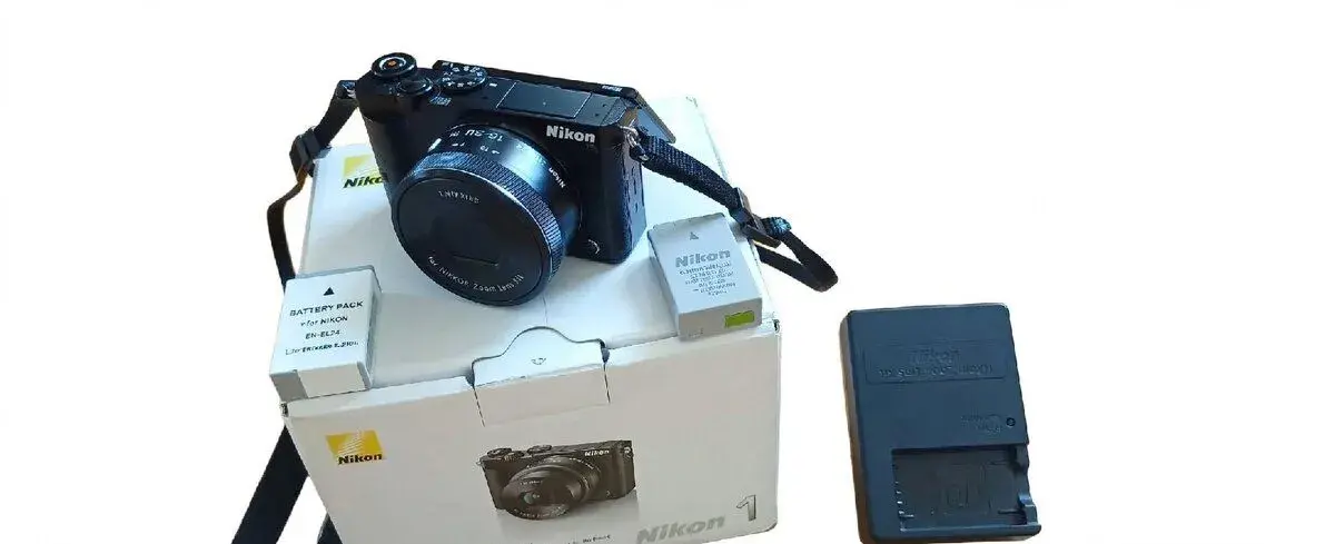 Nikon 1 J5 + 10-30 mm VR PD-Zoom