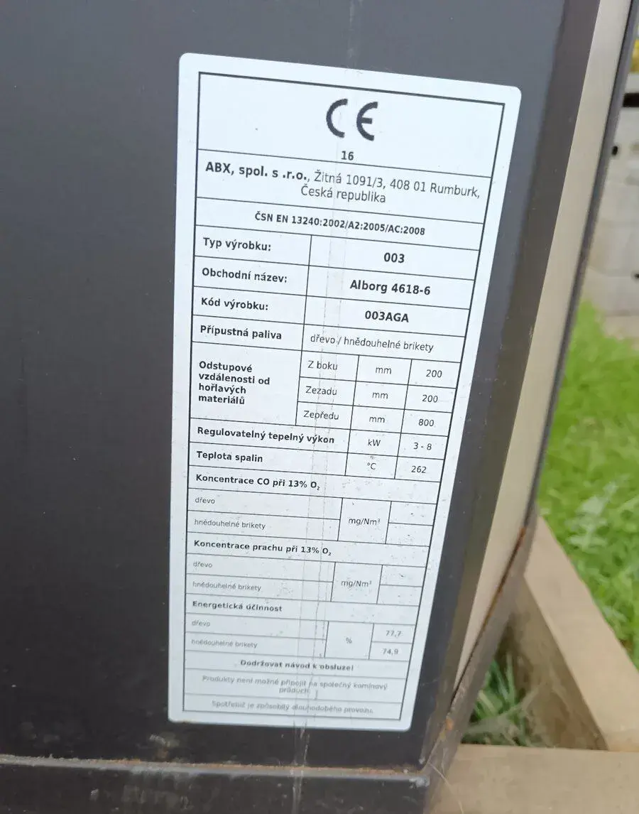 Krbová kamna na dřevo a hnědouhelné brikety
