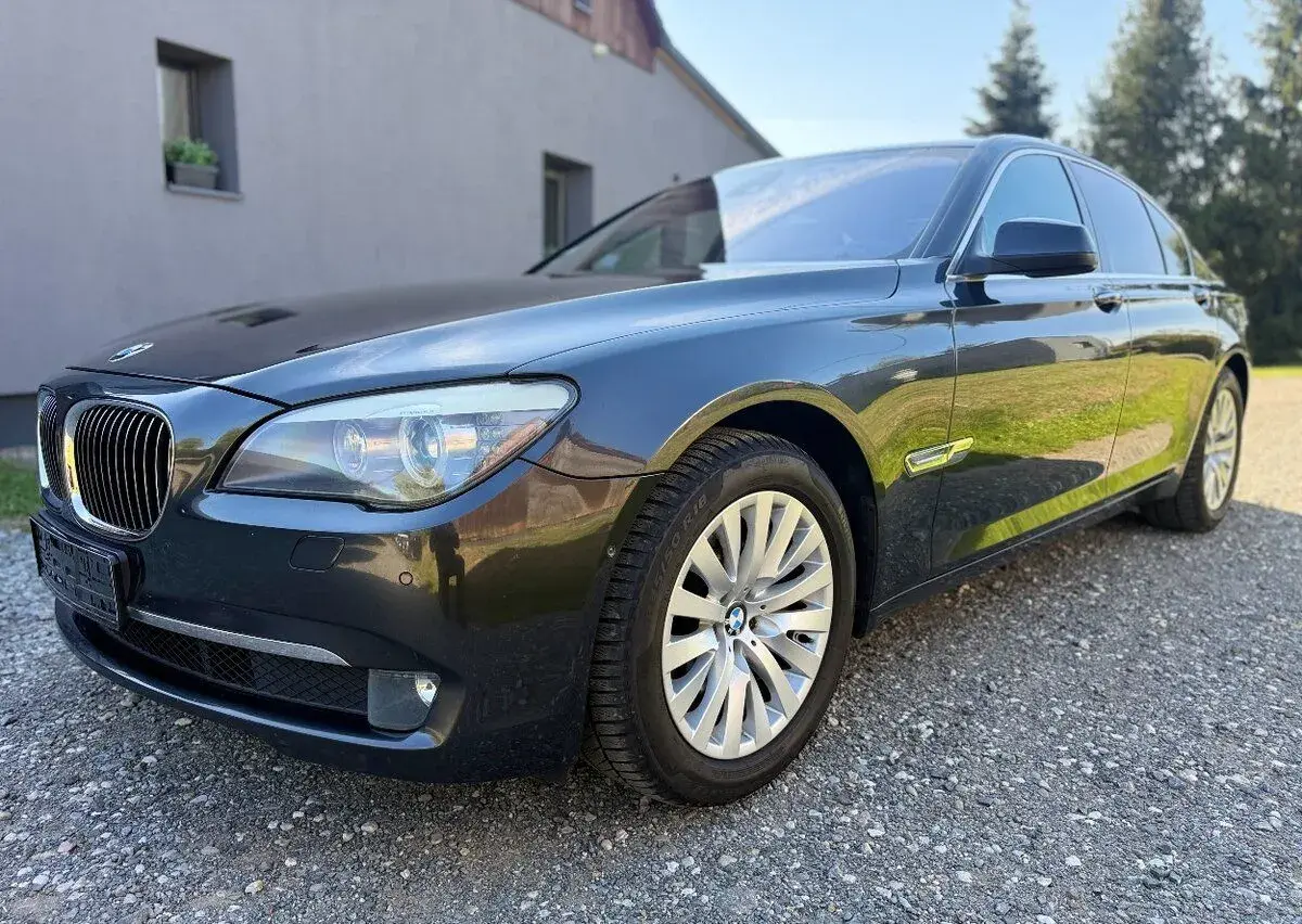 BMW 750i