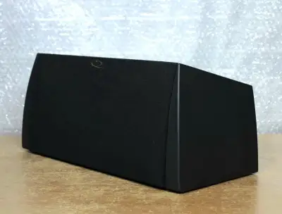 Centrální reprobedna KEF Q 95c.
