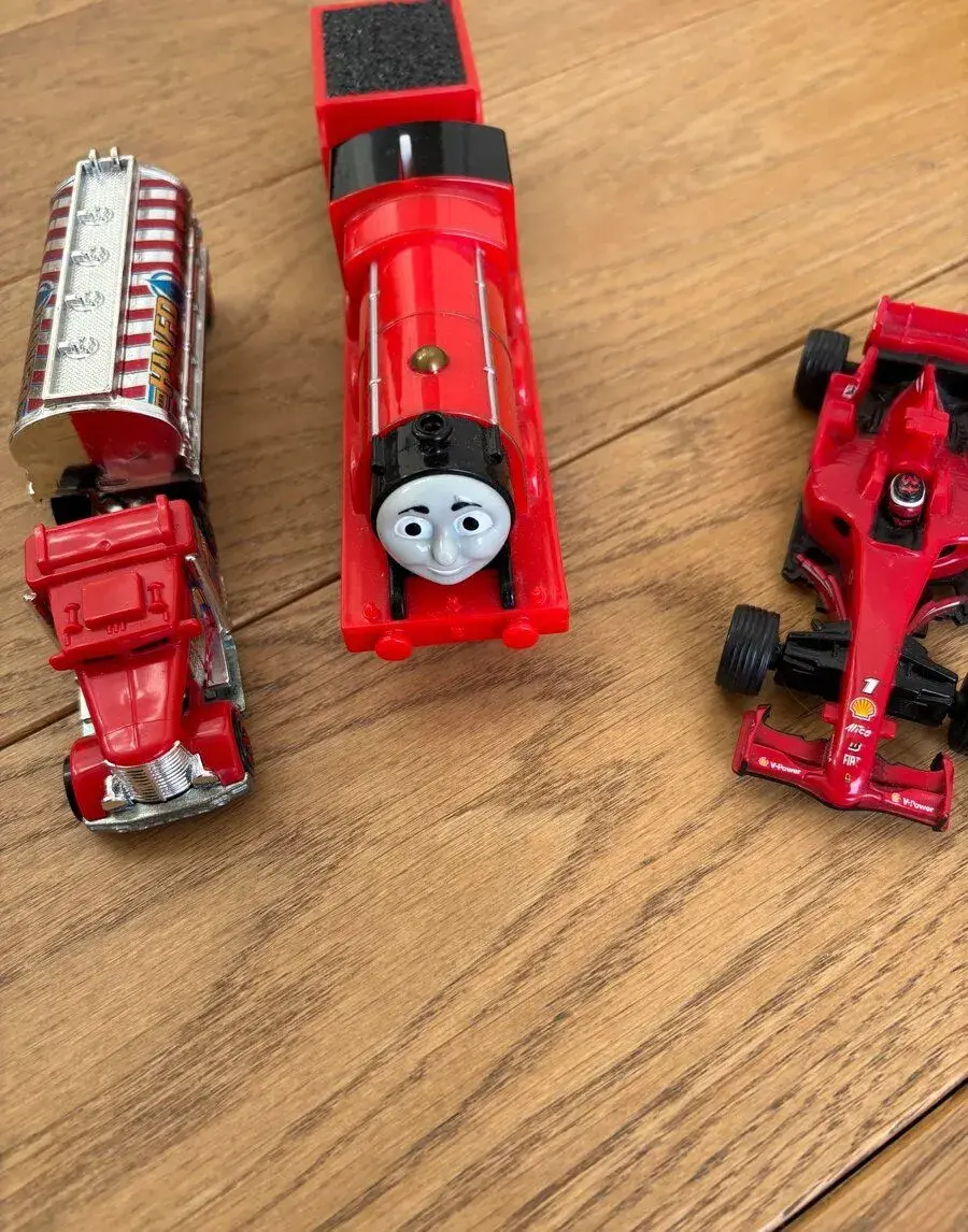 Dětské hračky, mašinka (Fisher Price), cisterna a formule