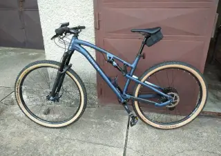 Nové celoodpružené kolo Rockrider