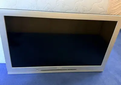 elevize Sony Bravia 40" (102 cm) Full HD – funkční ,ovl+rám