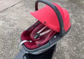 Autosedačka Maxi-Cosi Coral 360 + základna FamilyFix 360