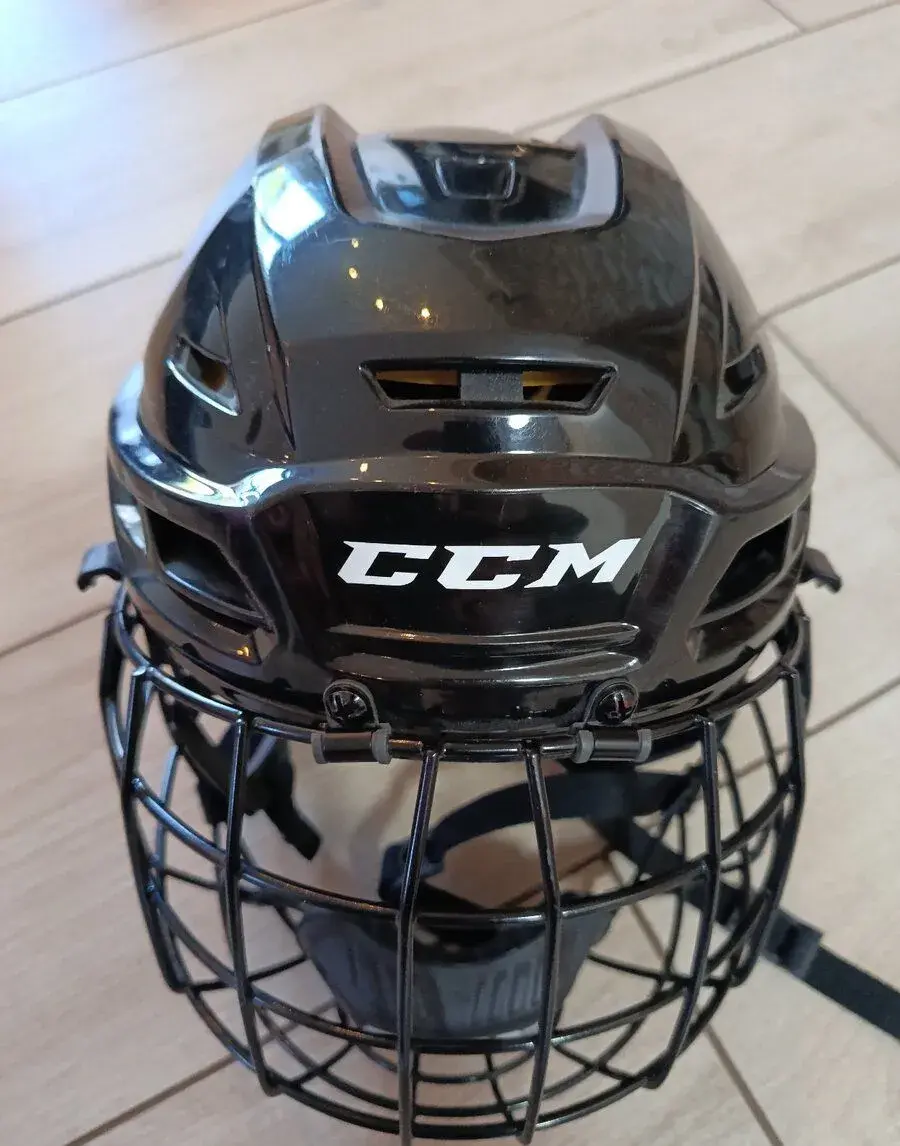 Dětská hokejová helma CCM Tacks s košíkem