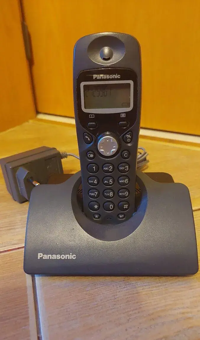 Bezdrátový telefon Panasonic KX-TCD400CXB
