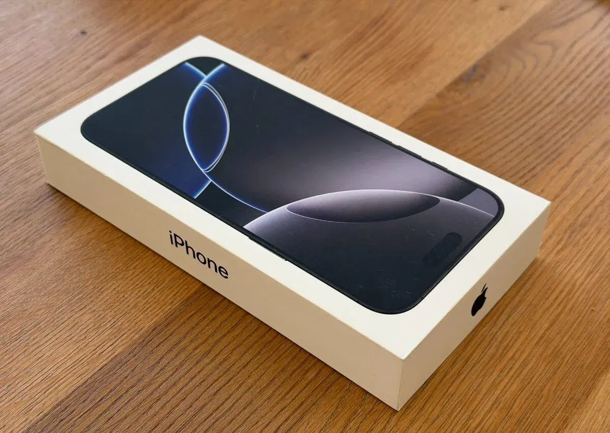 iPhone 16 Pro Max 256 GB – stav, sklíčko, kryt