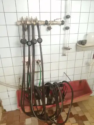 Dojící zařízení