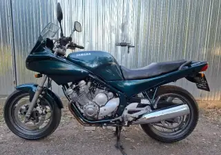 Yamaha XJ 600S