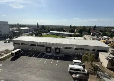 Veleliby, pronájem nové skladové / výrobní haly 899 m², okr.