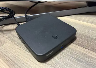 Multimediální centrum STRONG SRT420 Android TV s DVB-T2