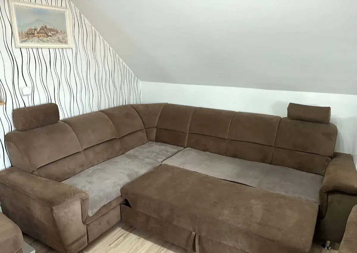 Rohová sedací souprava + taburet + křeslo