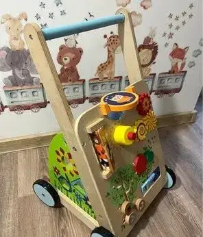 Dřevěné interaktivní chodítko
