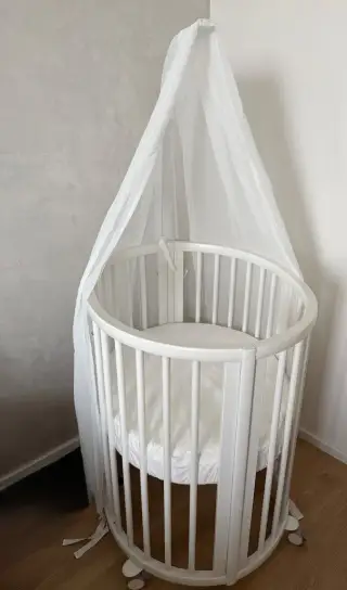 Stokke postýlka Sleepi Mini White V3 + matrac