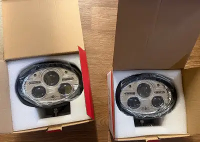 Led světla na traktor