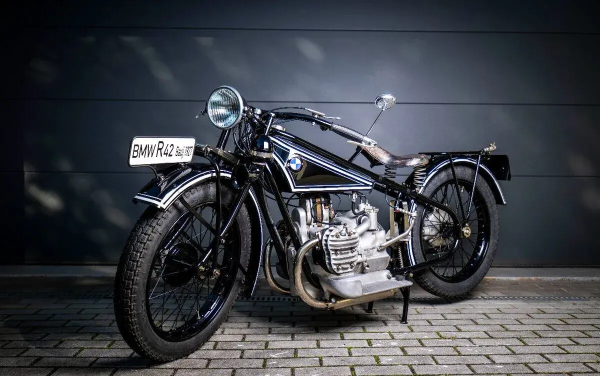 BMW R42 (1927 DE doklady)