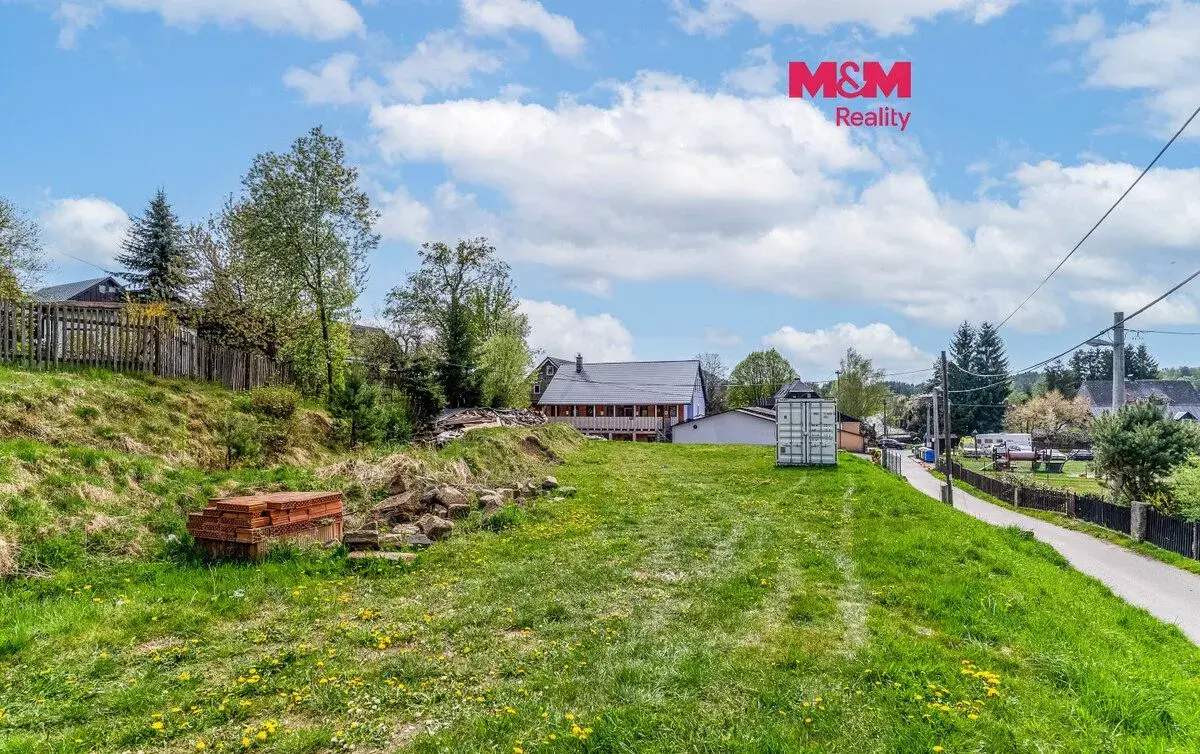 Prodej pozemku 1176 m2 k bydlení v Mařenicích