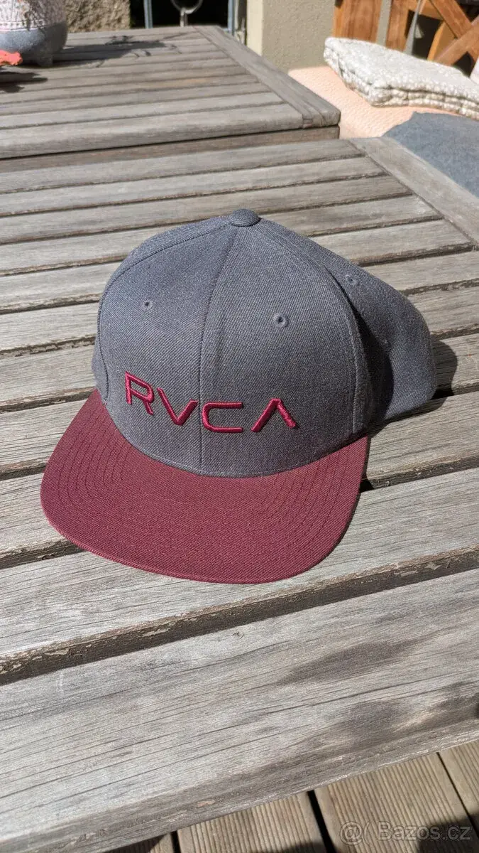 Kšiltovka RVCA